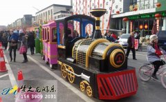 廣場(chǎng)觀(guān)光小火車(chē)圖片